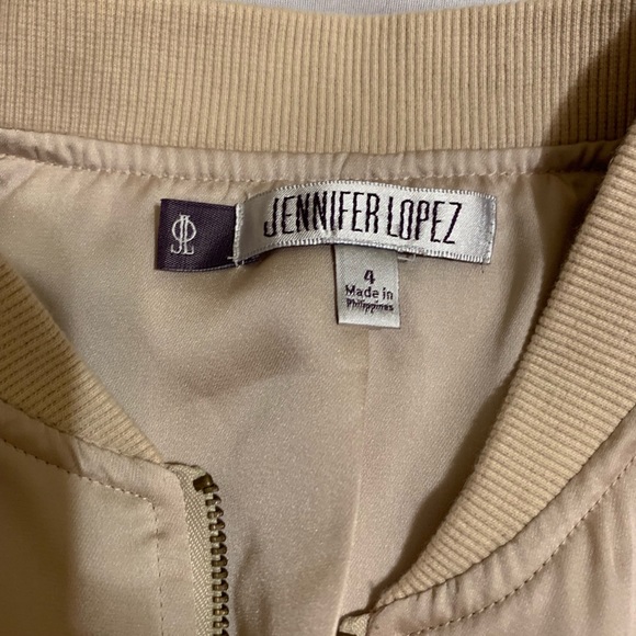 Cream colored jacket - Picture 2 of 4